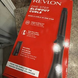 Revlon One-Step Blowout Curls